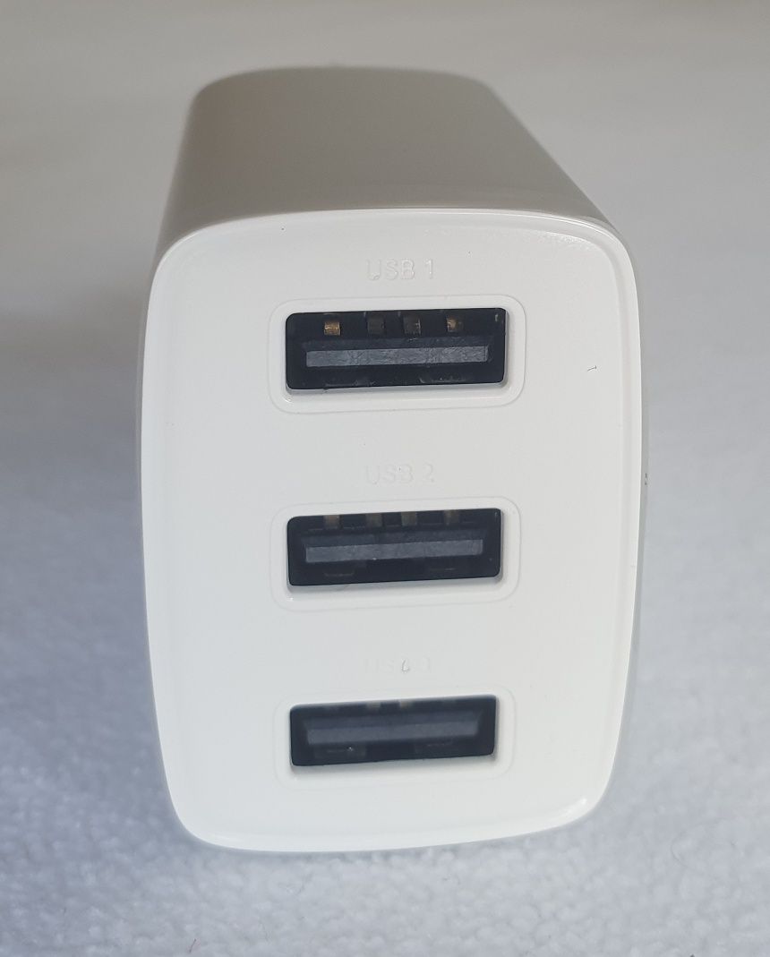 Ładowarka sieciowa Baseus Compact 3xUSB 17W biała