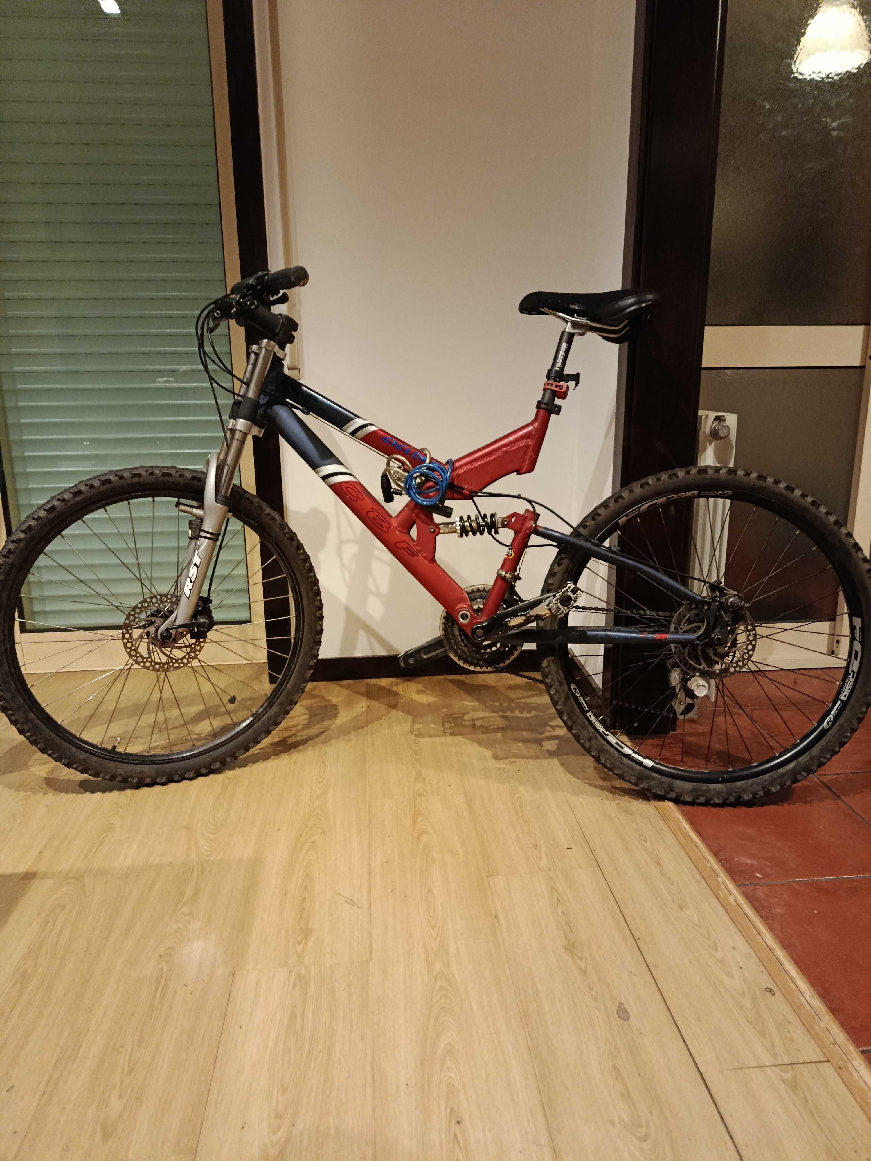 Bicicleta Downhill CBF Ciclone!!