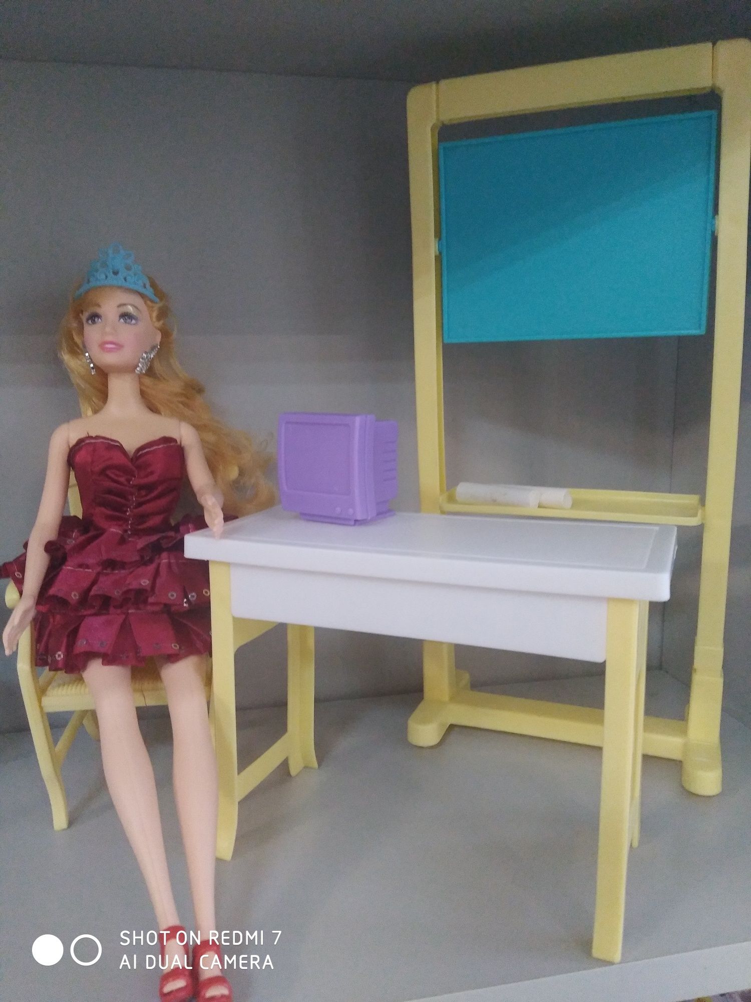 Меблі для ляльок Барбі и ЛОЛ, Мебель для кукол Барби