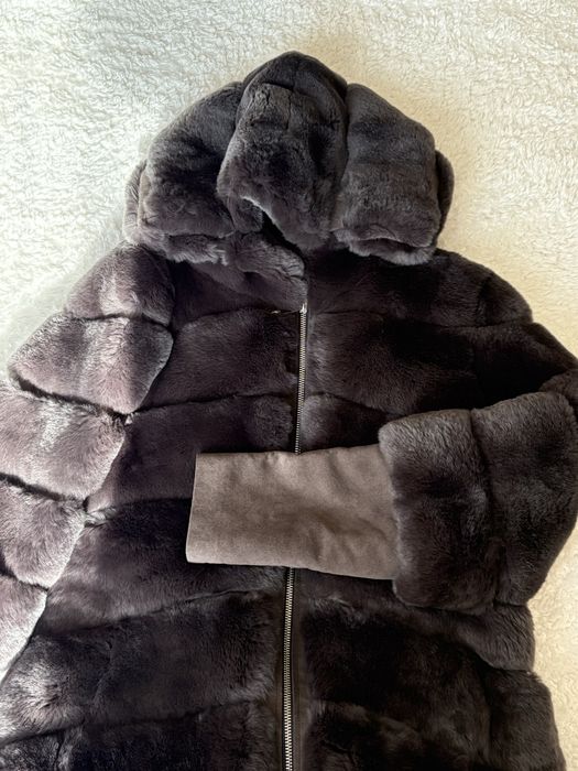 Шуба з натурального хутра шиншилки. Колір шоколад. Розмір 42