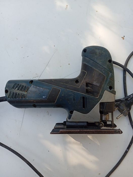 Bosch gst 90 e. Електролобзик.