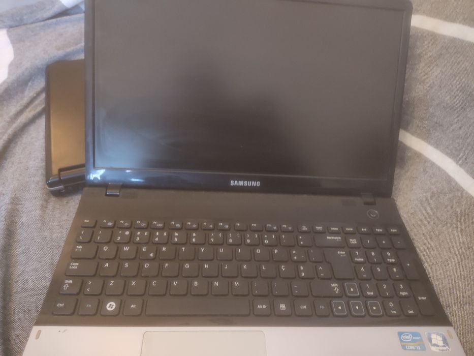 Samsung Laptop for Parts64551894238593120