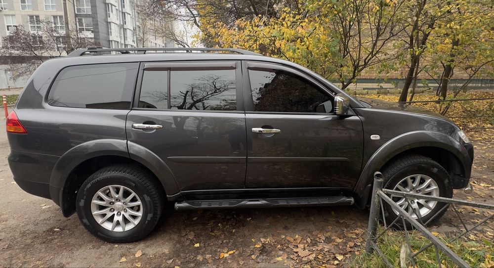 Продам Mitsubishi Pajero Sport 2011