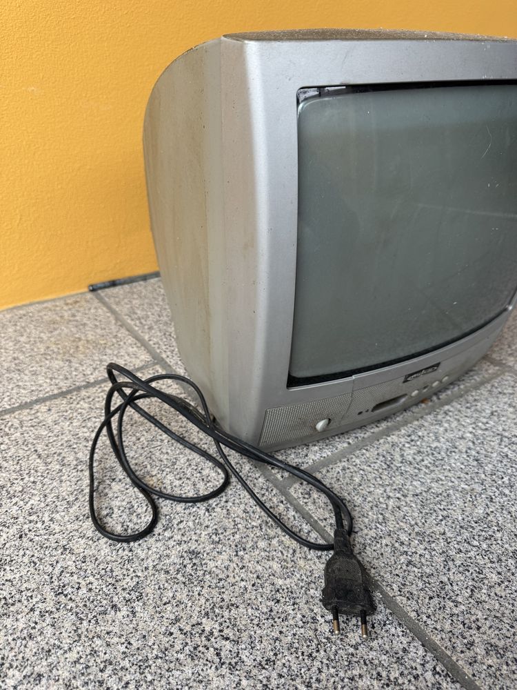 Televisao Mitsai a trabalhar para desocupar