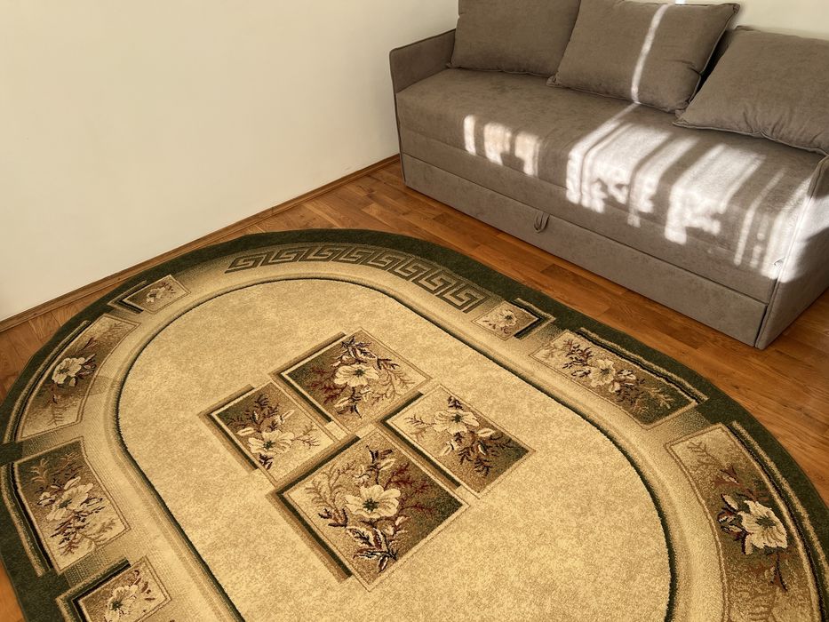 Килим у вітальню