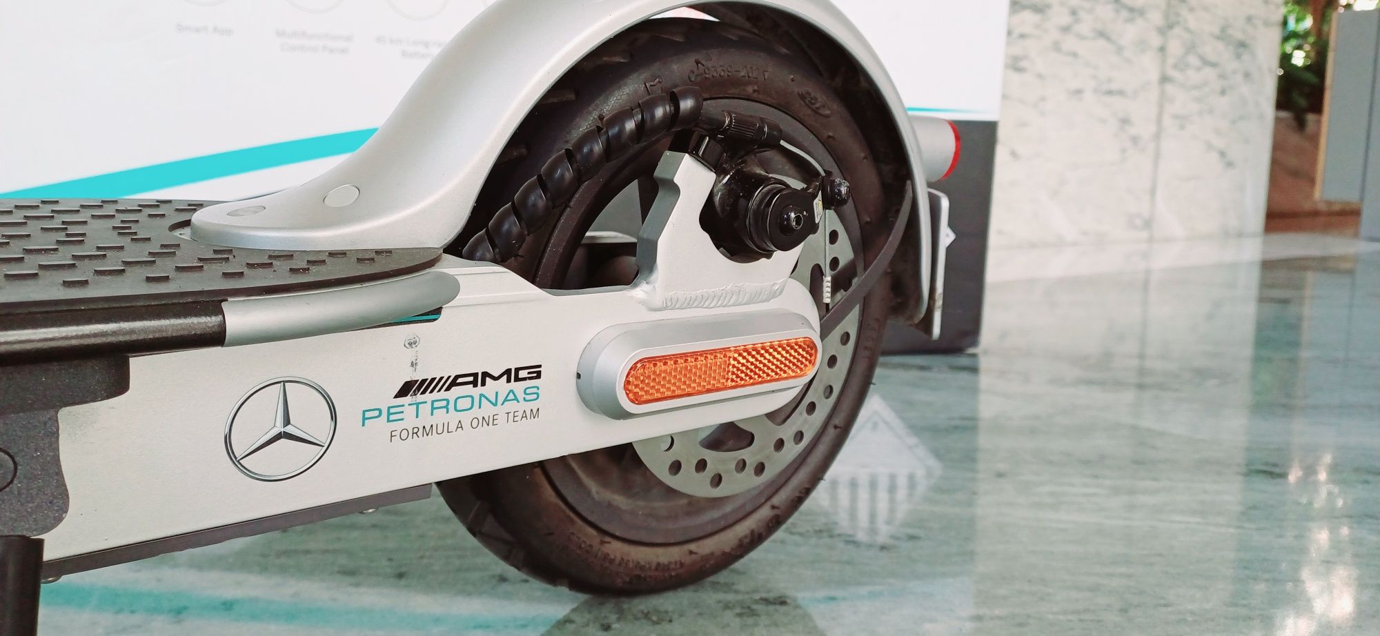 Xiaomi Eletric Scooter Mi Pro 2 AMG Petronas F1 Team Edition