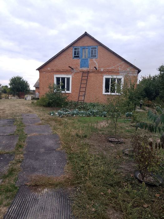 Продам будинок .