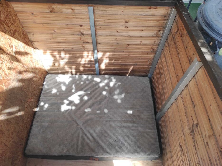 Casota para cães dupla