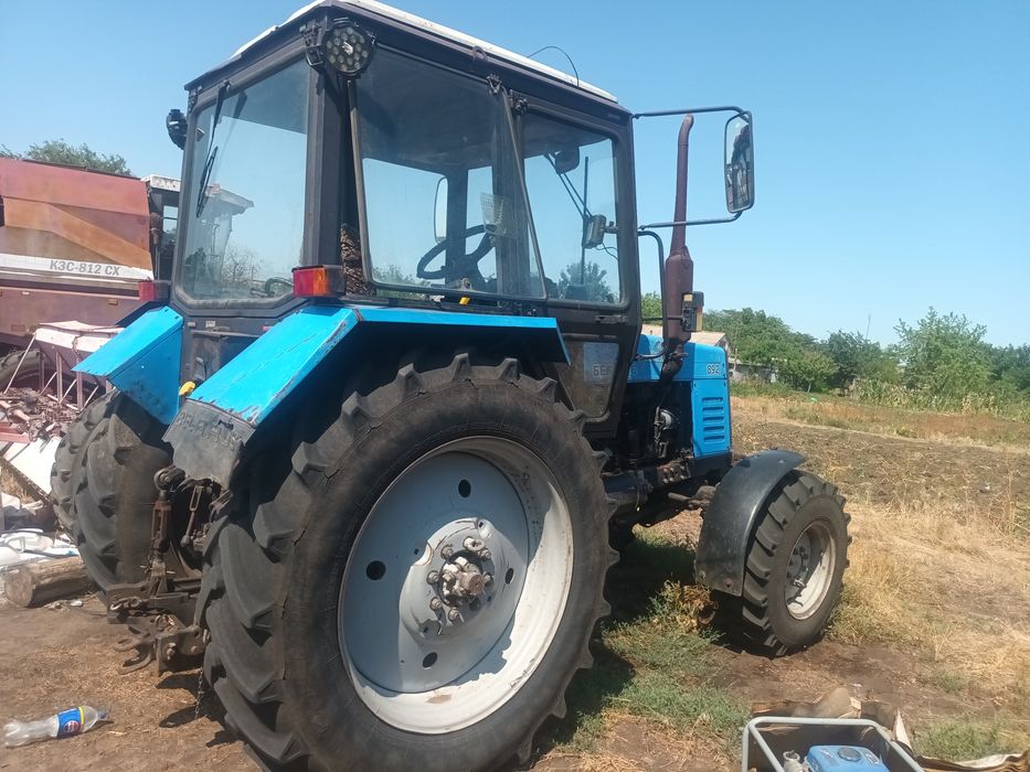Трактор МТЗ 892.