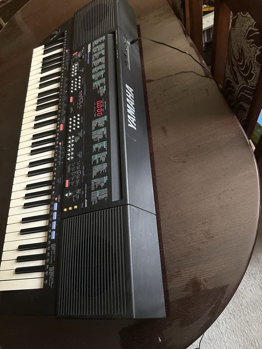 YAMAHA PSR 500 синтезатор
