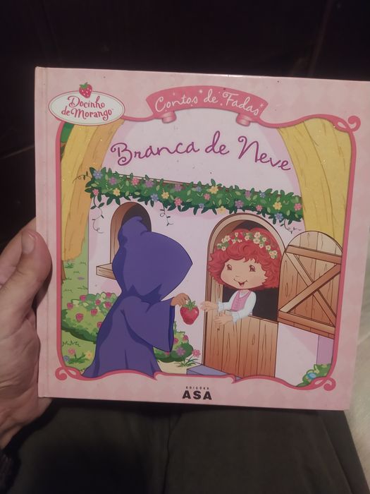 Docinho de morango livro branca de neve - portes CTT grátis