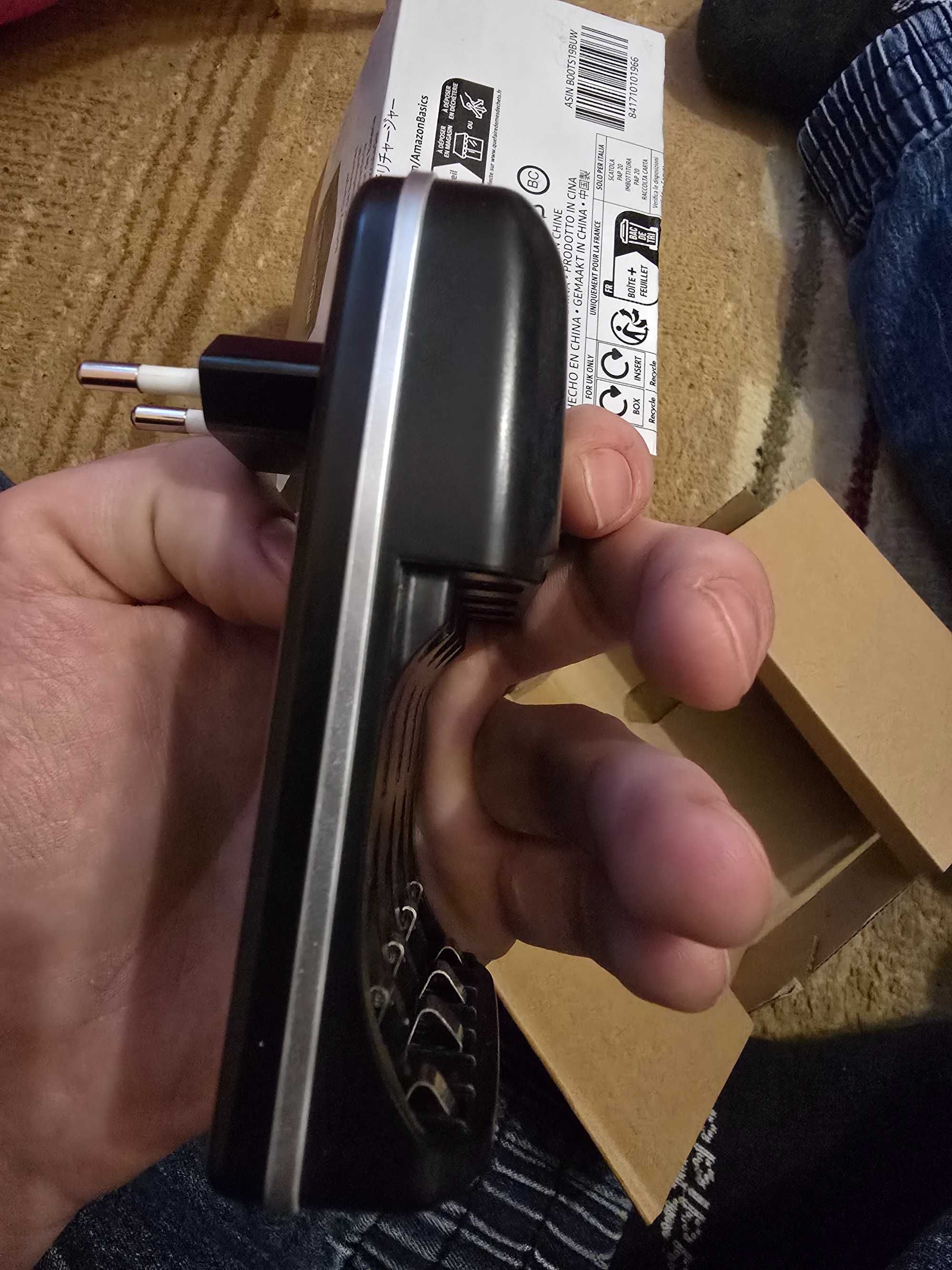 Amazon basics ładowarka do akumulatorów baterii ni-mh4 AA/AAA USB eu