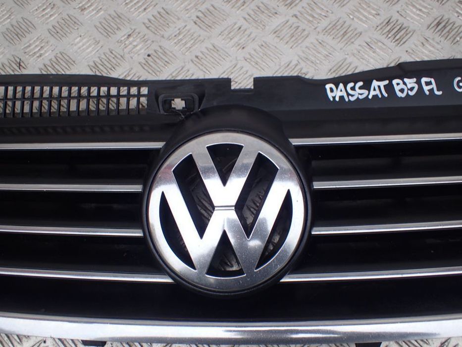 VW PASSAT B5 LIFT ATRAPA GRILL ORYGINAŁ 3B0853651K RADOM