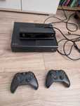 Xbox One + Kinect + dwa oryginalne pady + gry