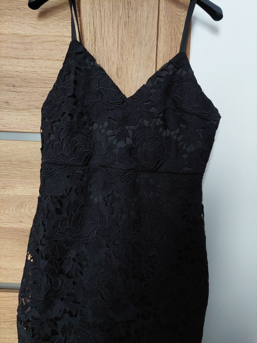 Czarna koronkowa sukienka MIDI ax Paris 40