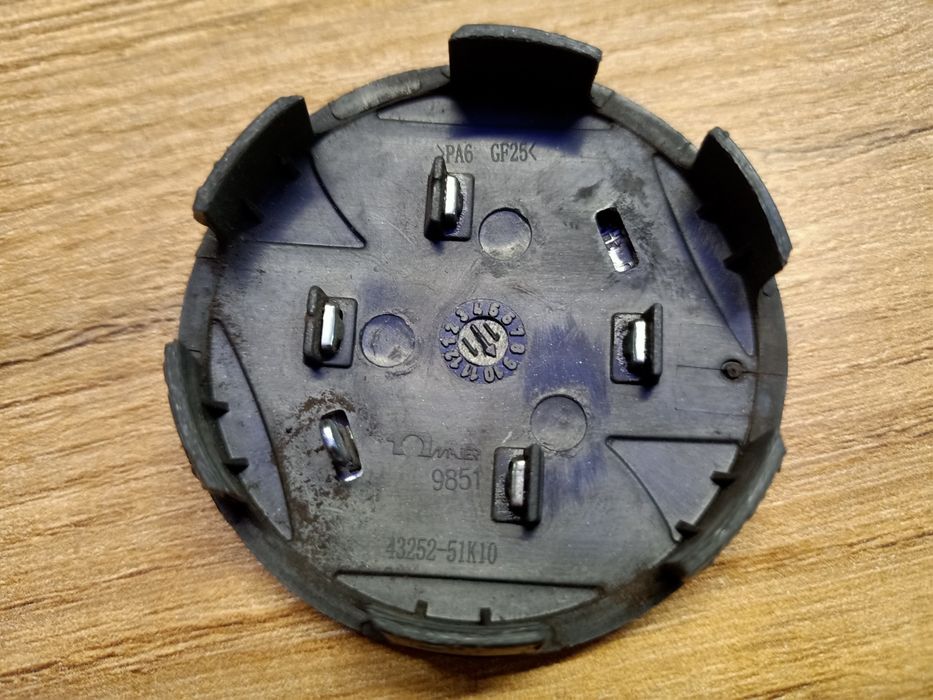 Oryginalne dekle dekielki Suzuki 43252.51K10