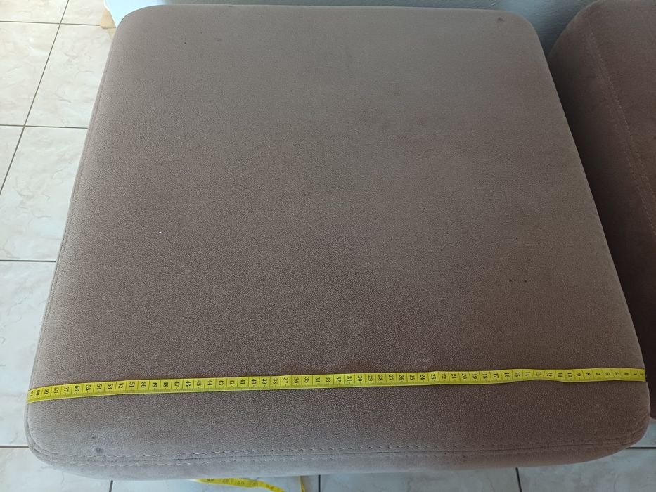 Na sprzedaż pufy owierane 100 zł za komplet