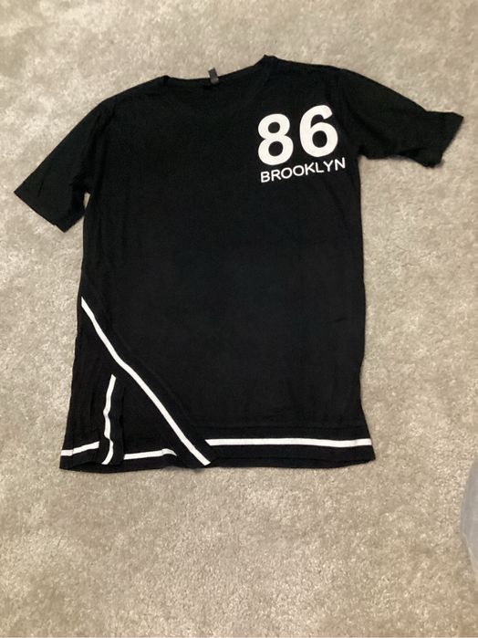 Czarny podkoszulek z krótkim rękawem