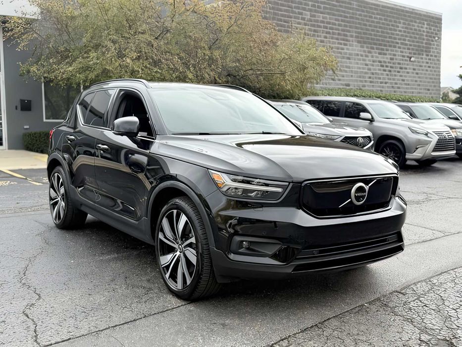 Volvo XC40      2021