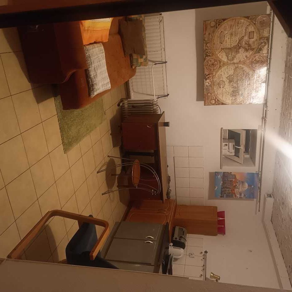 Pomieszczenie na hobby,majsterkowanie. Rodzaj sutereny przy PKP Włochy