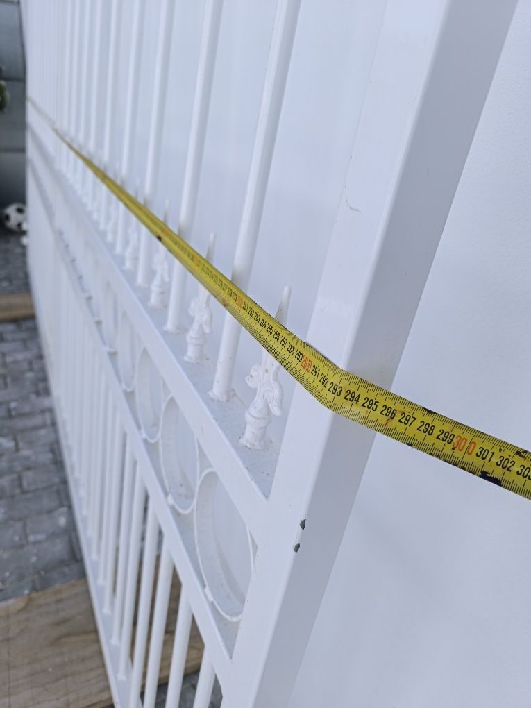 Portões lacado de branco novos
