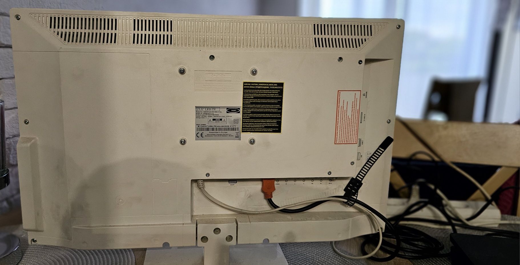 Telewizor 23.6"  domowy z funkcją monitora HDMI Pilot