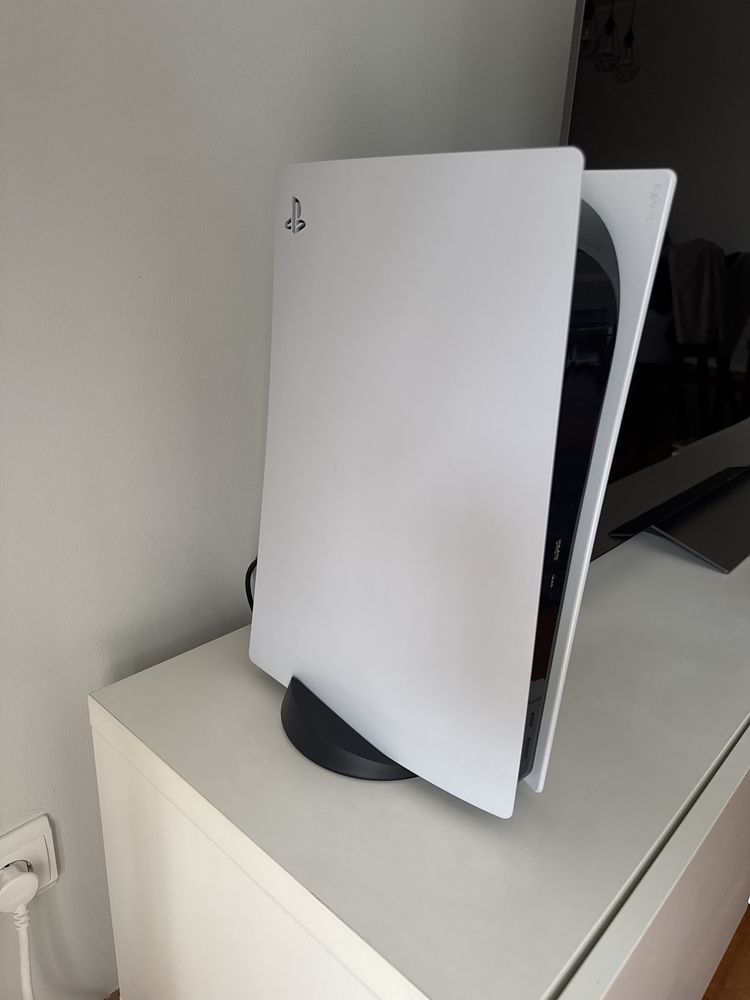 Consola Playstation 5 Standard 825 GB + 2 Comandos