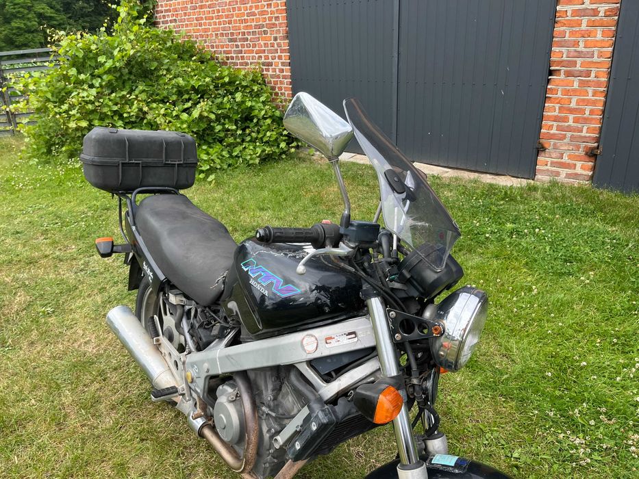Honda Ntv 650 na części lagi silnik gaźniki lampa szyba wydech koła