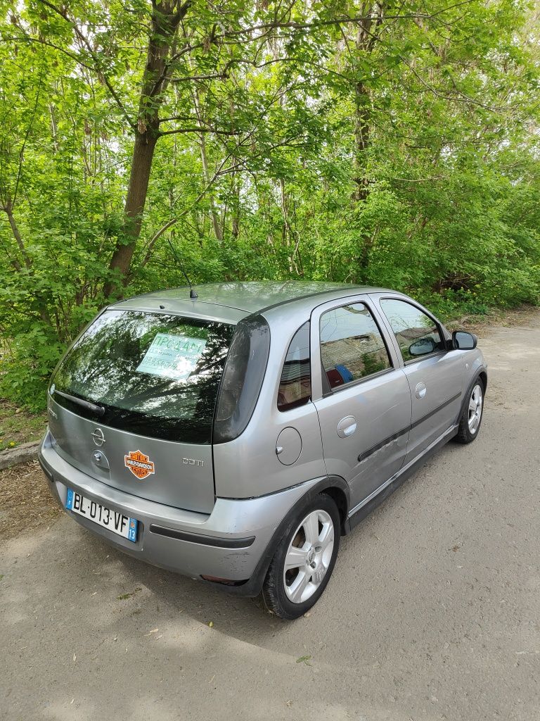 Продам Opel Corsa C  (1.3 CDTI)