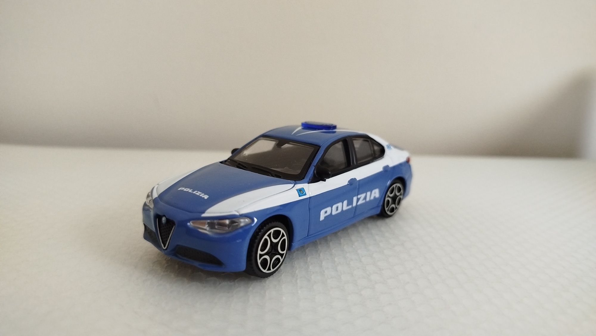 Miniatura Alfa Romeo Giulia 1/43 Nova