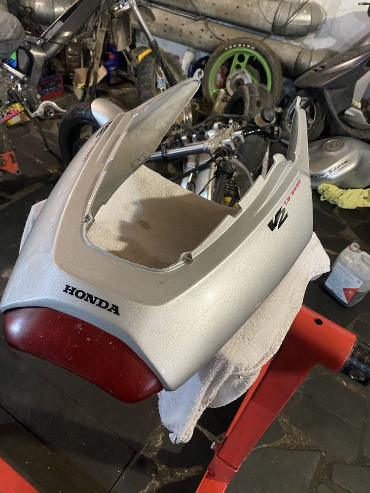 Пластик honda vtr1000f