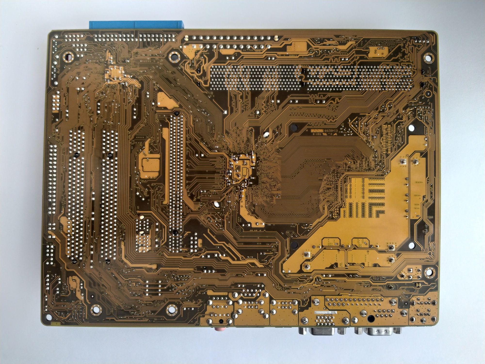 Материнська плата ASUS P5SD2-VM: DDR2, SATA II, PCI-E (Socket 775)