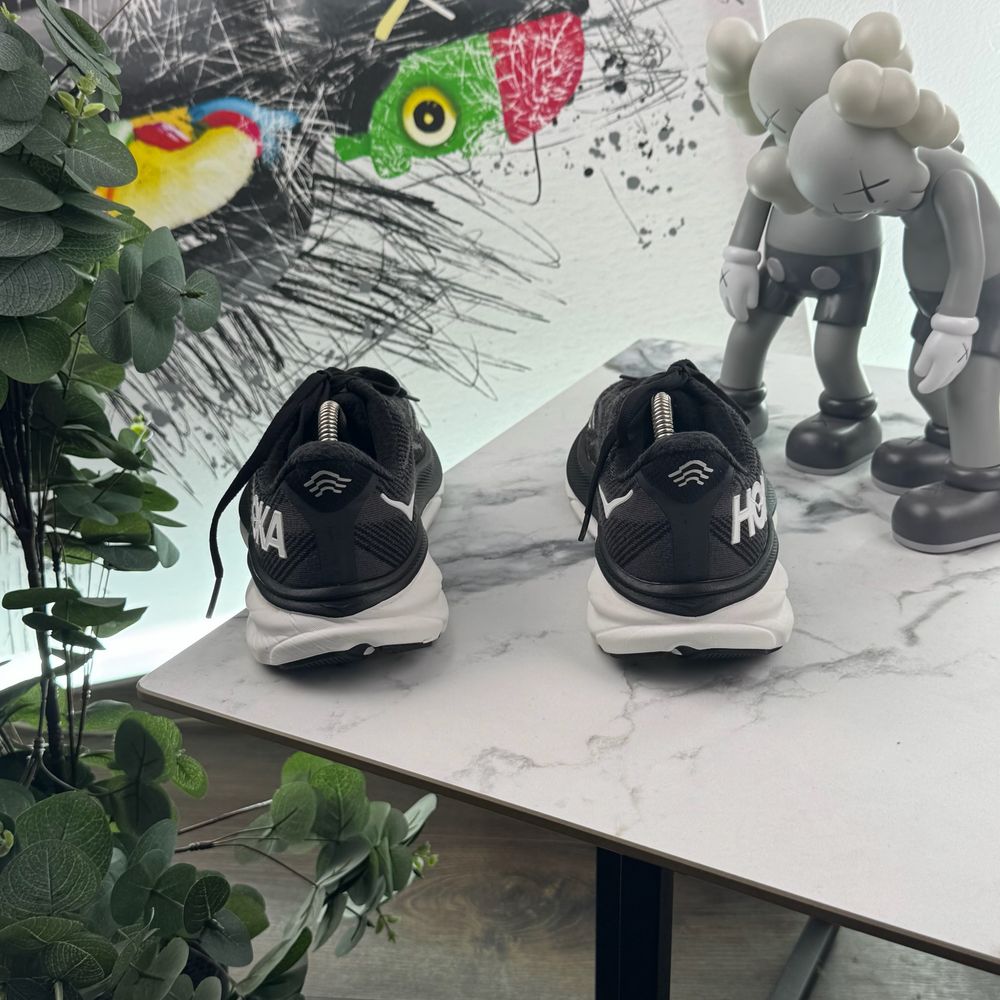 Кросівки Hoka Clifton 9 40.5 розмір 3506