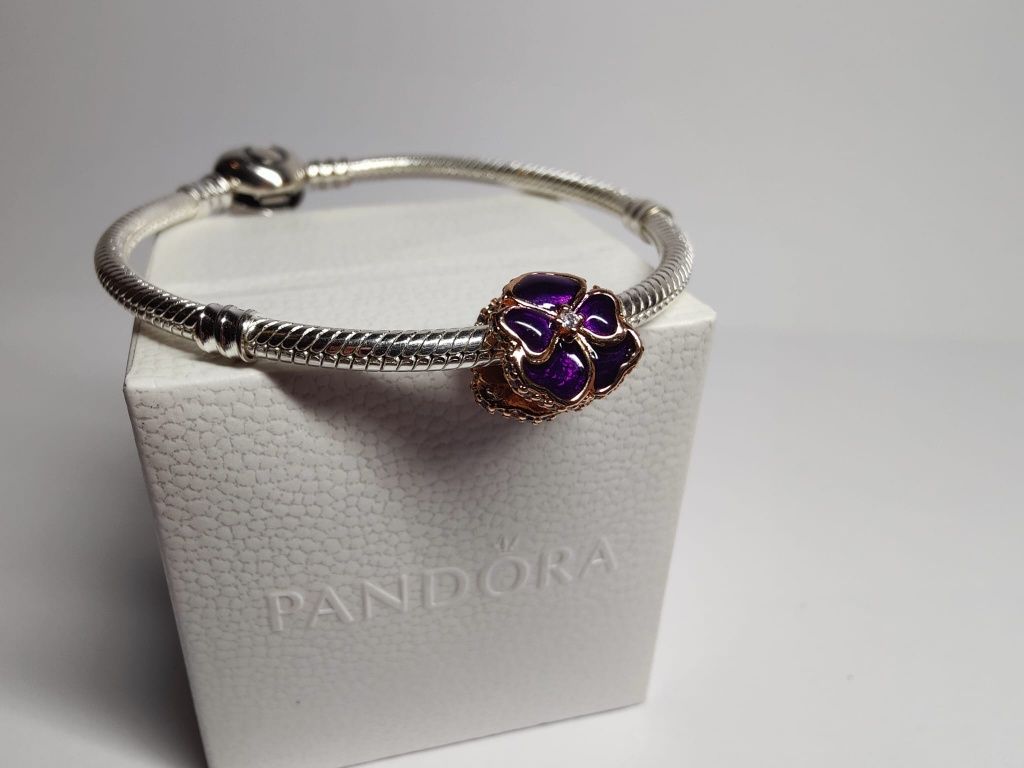 Charms pandora fioletowy bratek