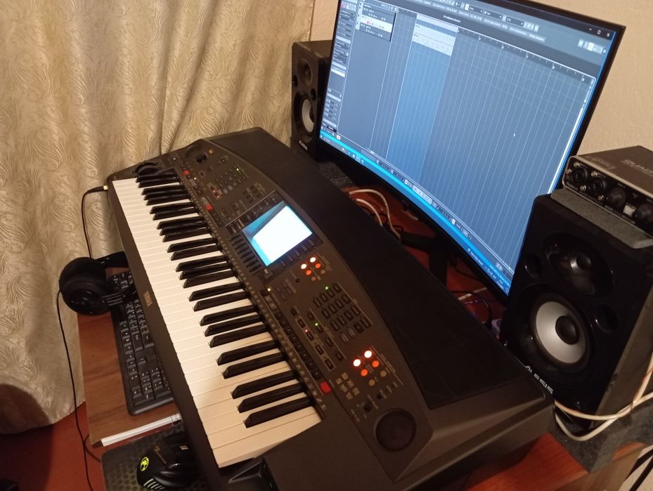 Синтезатор Yamaha psr 8000