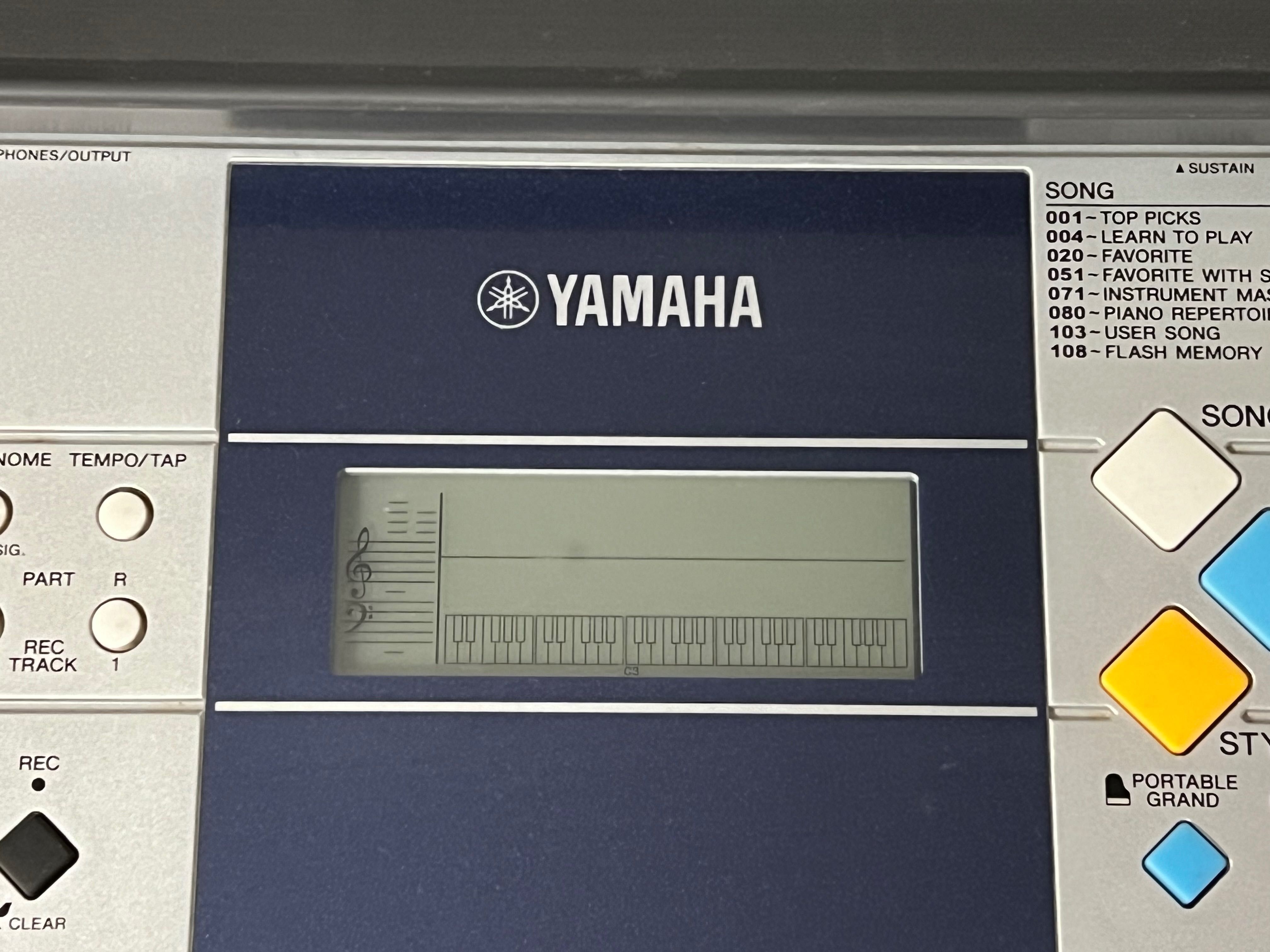Yamaha PSR-E323 Portable Keyboard