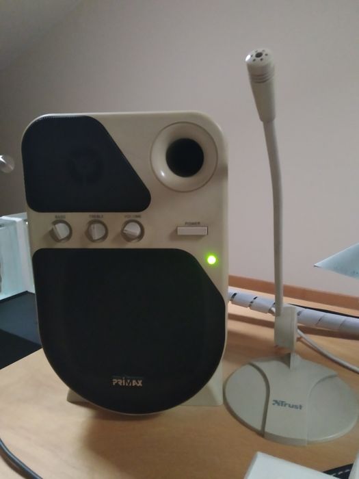 HP Pavilion PC with monitor, keyboard, mouse, and speakers64409269462402122