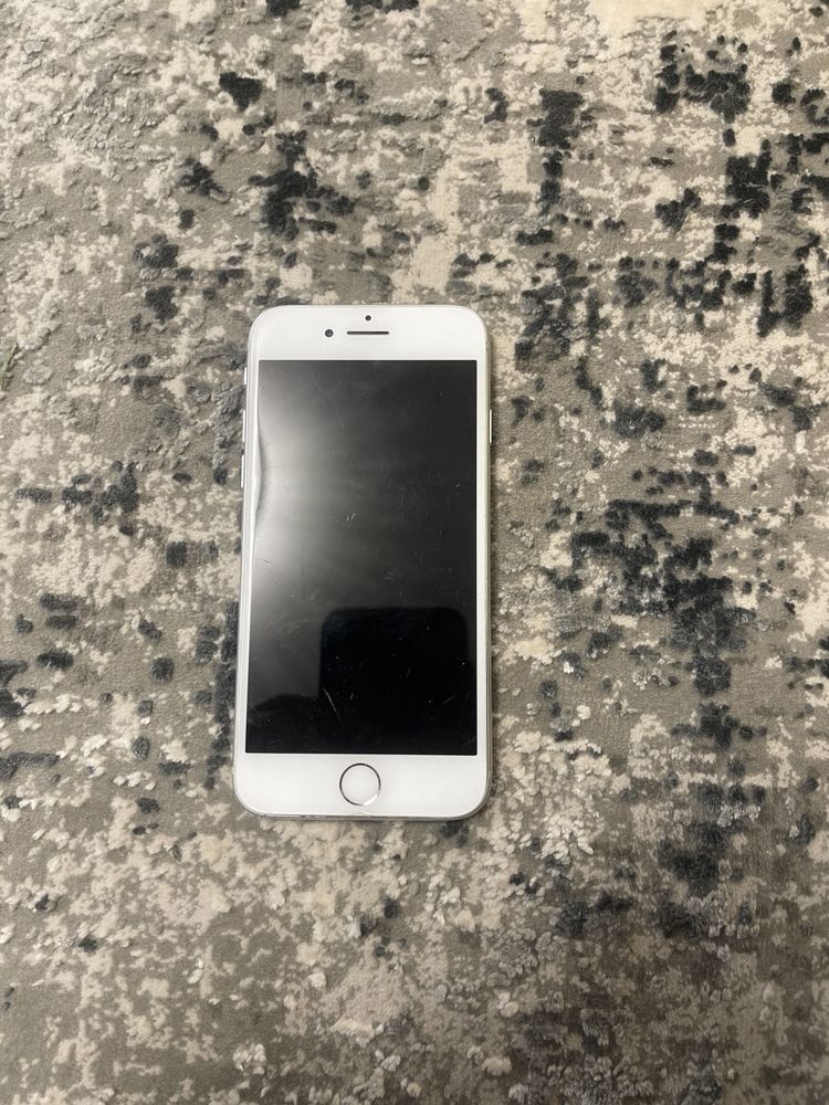 Iphone 8 продаю на детали