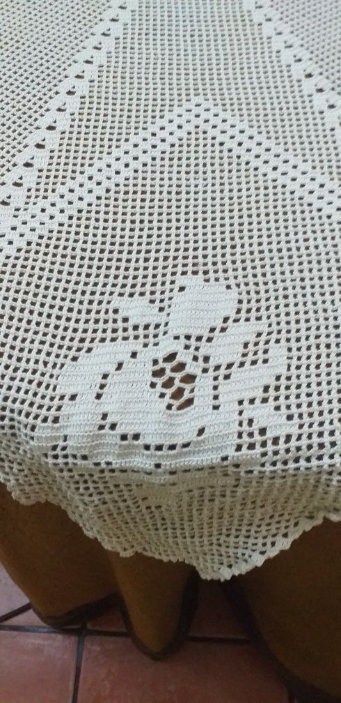 Toalhas de Mesa e Naperons em Crochet