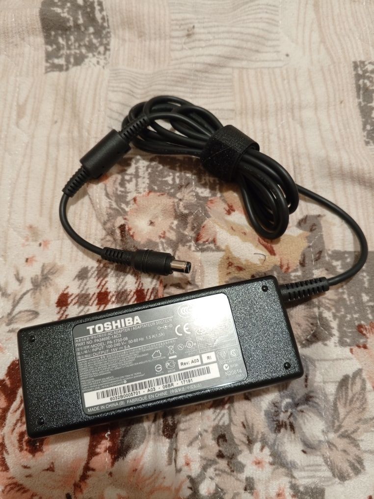 Блок живлення ОРИГІНАЛ TOSHIBA PA-1750-08 (PA3469E-1AC3) 15V 5A 75W