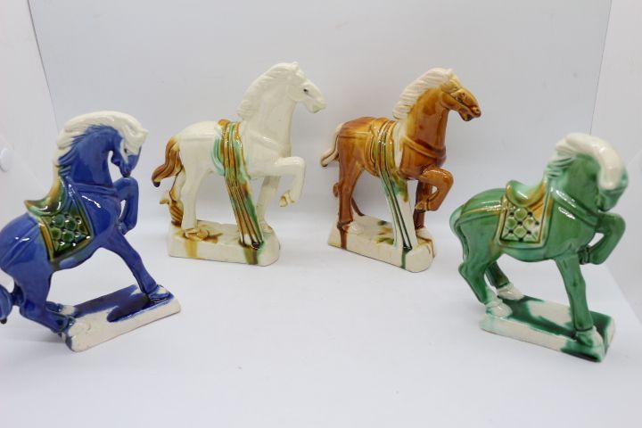 4 Cavalos Porcelana Chinesa Antiga Dinastia Tang 3 cores anos 70