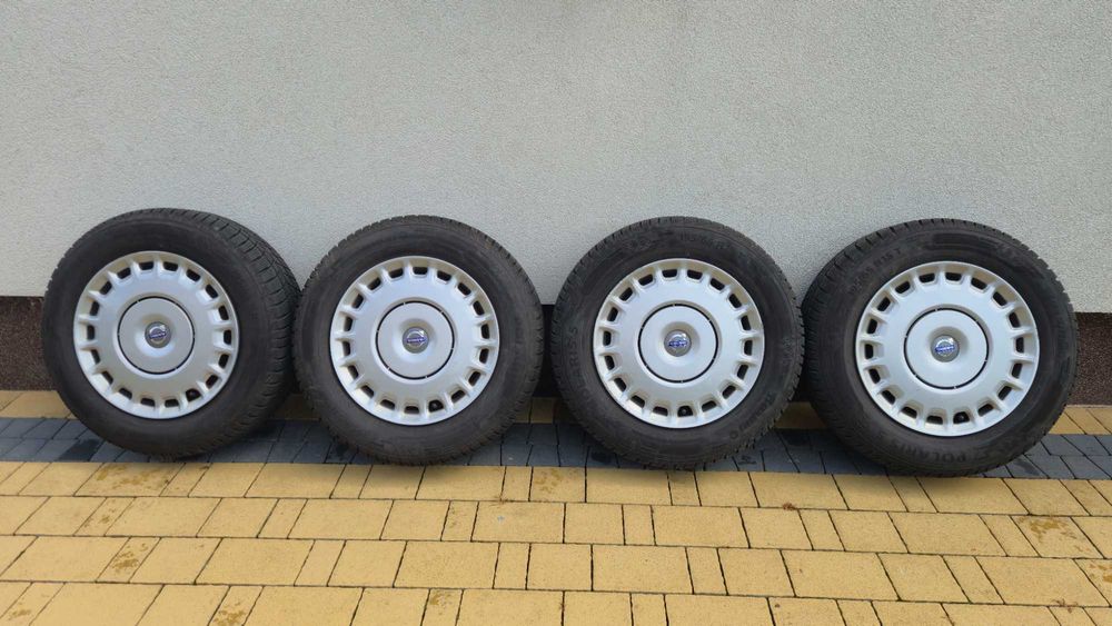 Sprzedam opony zimowe 195/65 R15 na stalowych felgach