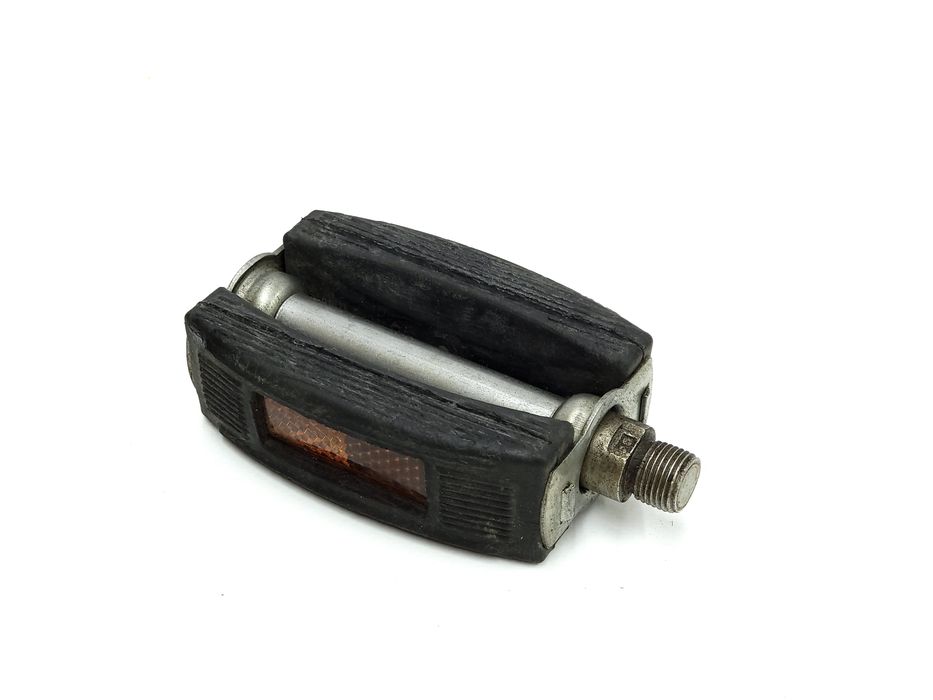 NOWY Prawy pedał ZZR Romet Flaming Czajka Sokół Flaming Universal