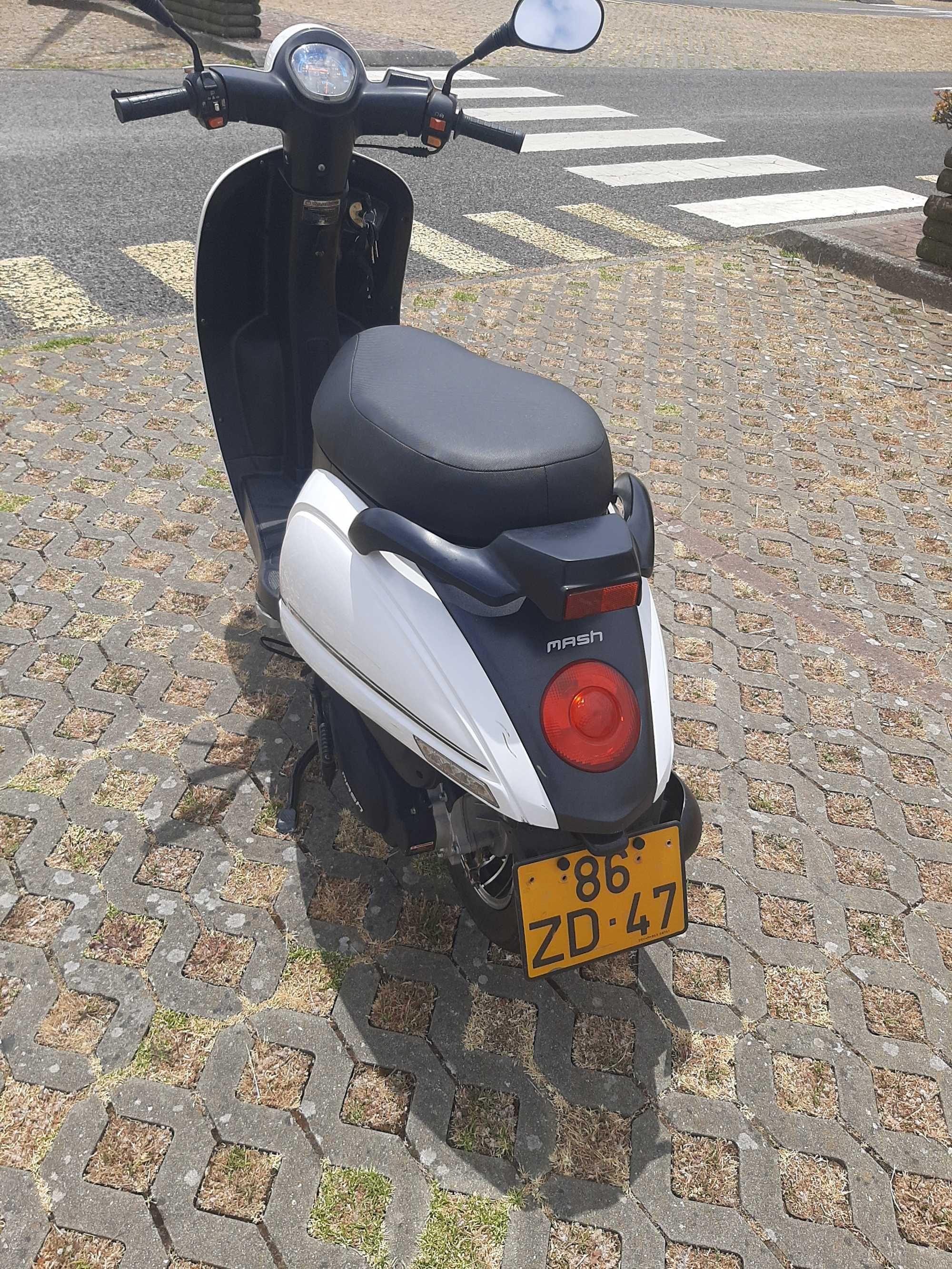 Mash 50cc 4t em muito bom estado
