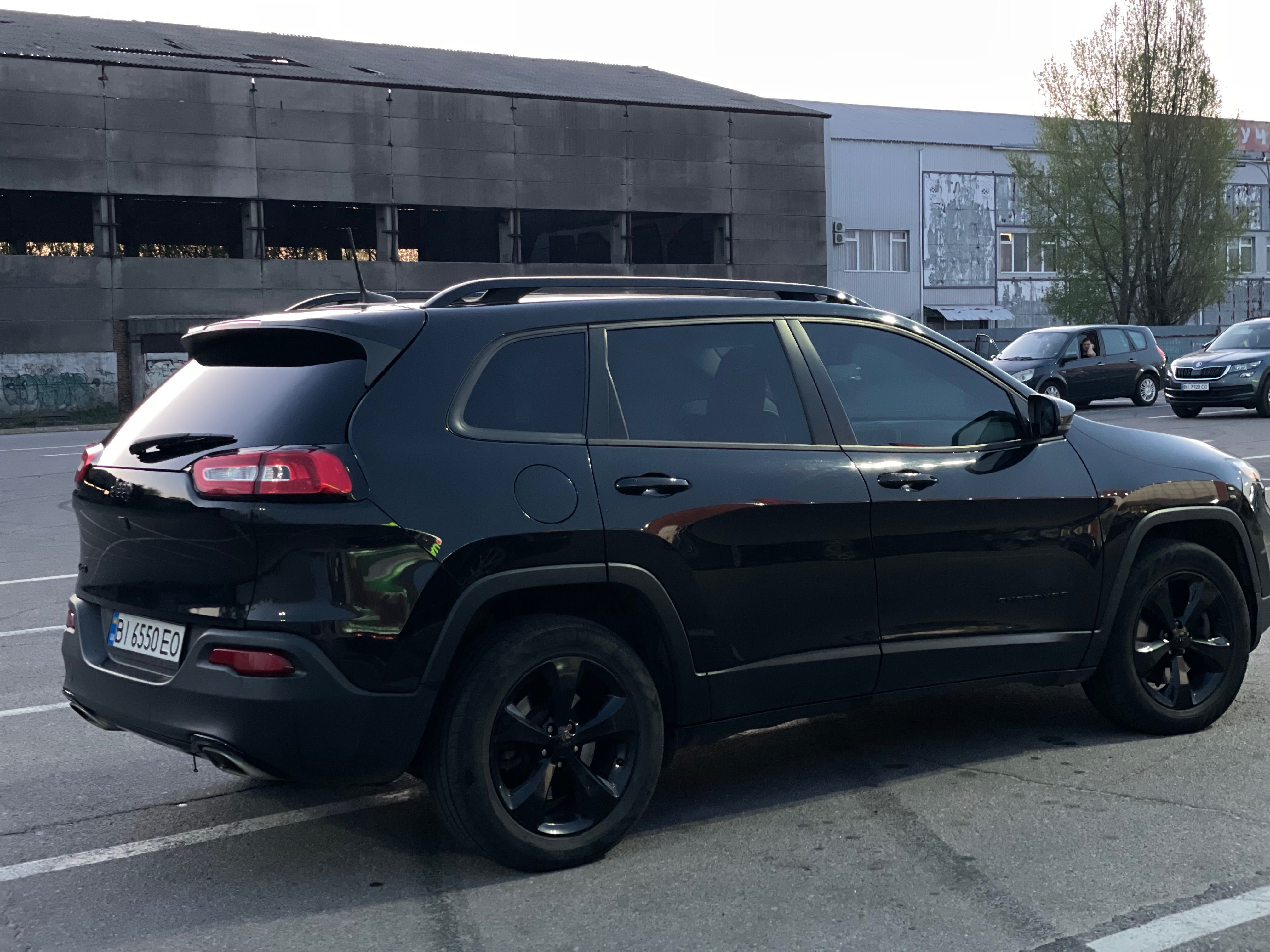 Продам Jeep Cherokee повна комплектація