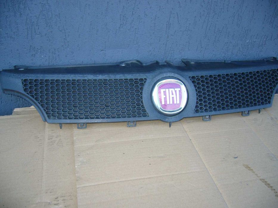 Atrapa przednia Fiat Panda II Cross 4x4