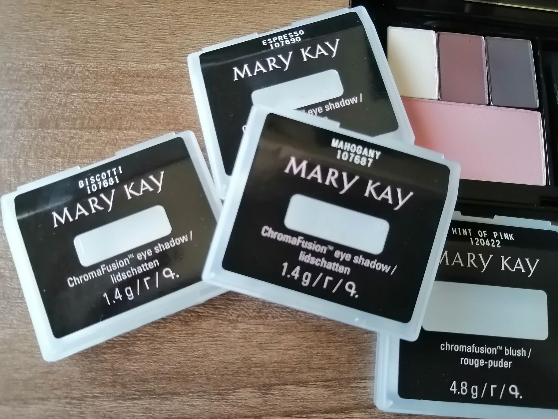 Mary Kay Palette e outros