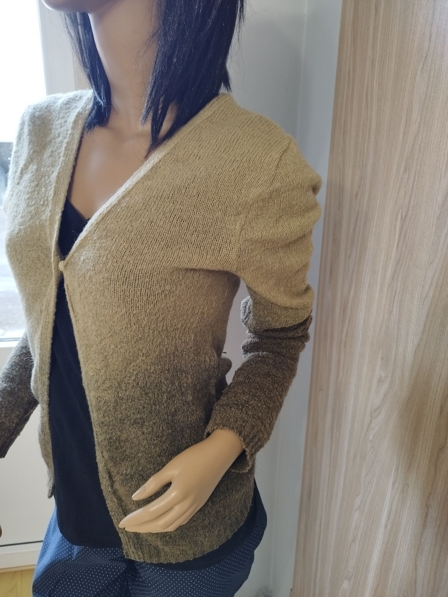Sweterek cieniowany roz.M / ZARA