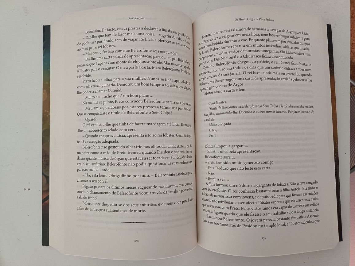Livro "Os heróis gregos de Percy Jackson" de Rick Riordan