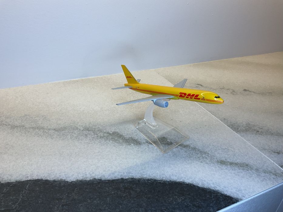 Model samolotu B757 DHL